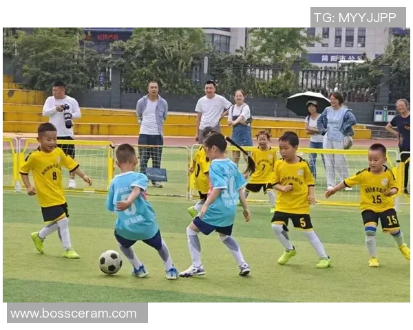 小小足球梦幼儿园小朋友们的快乐比赛与友谊故事
